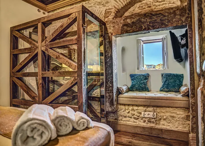  Solar Antigo Luxury Coimbra
